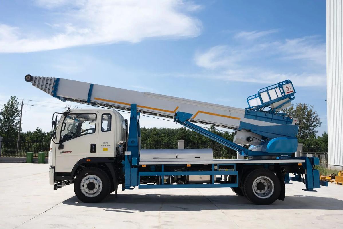 博罗云梯上料车租赁费用