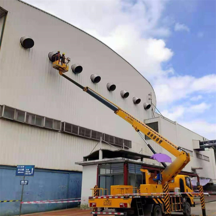 博罗高空作业车出租服务：专业广告牌安装解决方案