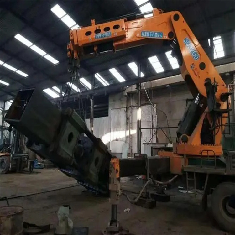 博罗130吨折臂吊车出租吊机租赁附近电话